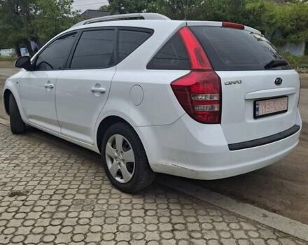 Белый Киа Сид, объемом двигателя 1.4 л и пробегом 260 тыс. км за 5300 $, фото 4 на Automoto.ua