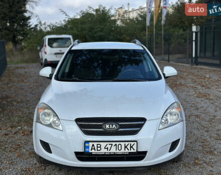 Белый Киа Сид, объемом двигателя 1.6 л и пробегом 193 тыс. км за 5500 $, фото 4 на Automoto.ua