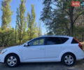 Білий Кіа Сід, об'ємом двигуна 1.6 л та пробігом 235 тис. км за 7500 $, фото 9 на Automoto.ua