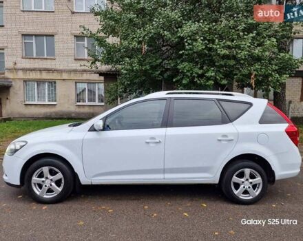 Белый Киа Сид, объемом двигателя 1.59 л и пробегом 227 тыс. км за 5999 $, фото 10 на Automoto.ua