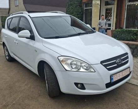 Белый Киа Сид, объемом двигателя 1.4 л и пробегом 260 тыс. км за 5300 $, фото 7 на Automoto.ua
