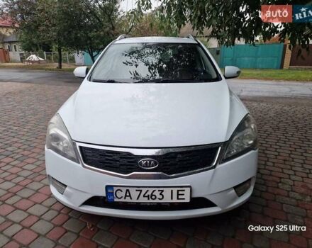 Белый Киа Сид, объемом двигателя 1.59 л и пробегом 227 тыс. км за 5999 $, фото 2 на Automoto.ua