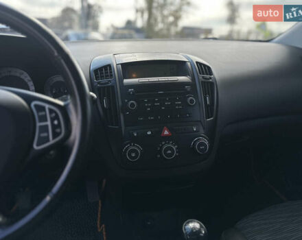 Белый Киа Сид, объемом двигателя 1.6 л и пробегом 193 тыс. км за 5500 $, фото 29 на Automoto.ua
