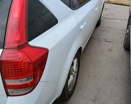 Белый Киа Сид, объемом двигателя 1.6 л и пробегом 265 тыс. км за 6300 $, фото 2 на Automoto.ua