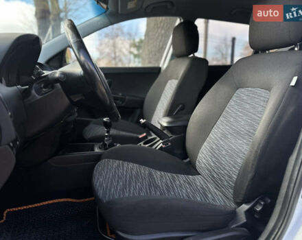 Белый Киа Сид, объемом двигателя 1.6 л и пробегом 193 тыс. км за 5500 $, фото 26 на Automoto.ua