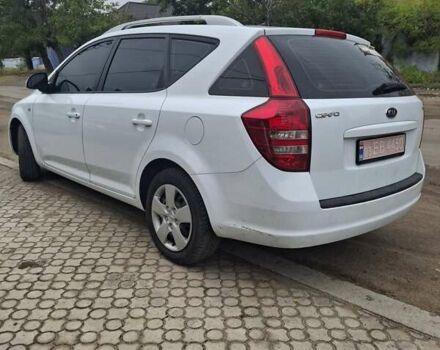 Белый Киа Сид, объемом двигателя 1.4 л и пробегом 260 тыс. км за 5300 $, фото 5 на Automoto.ua