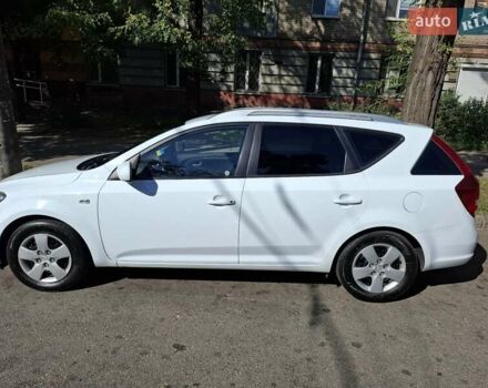 Белый Киа Сид, объемом двигателя 1.6 л и пробегом 281 тыс. км за 5800 $, фото 10 на Automoto.ua