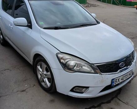 Белый Киа Сид, объемом двигателя 1.6 л и пробегом 265 тыс. км за 6300 $, фото 4 на Automoto.ua