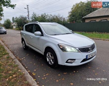 Белый Киа Сид, объемом двигателя 1.59 л и пробегом 227 тыс. км за 5999 $, фото 17 на Automoto.ua
