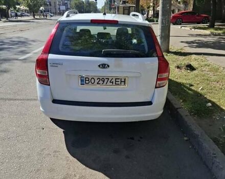 Белый Киа Сид, объемом двигателя 1.6 л и пробегом 281 тыс. км за 5800 $, фото 2 на Automoto.ua