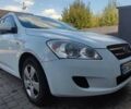 Белый Киа Сид, объемом двигателя 1.4 л и пробегом 230 тыс. км за 4500 $, фото 6 на Automoto.ua