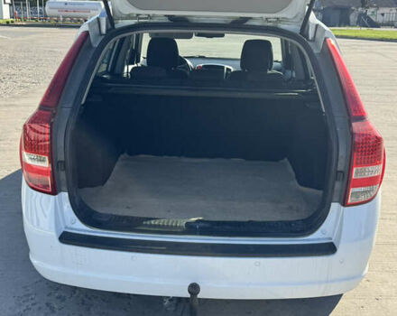 Белый Киа Сид, объемом двигателя 1.6 л и пробегом 286 тыс. км за 6800 $, фото 4 на Automoto.ua