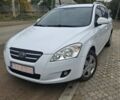 Белый Киа Сид, объемом двигателя 1.4 л и пробегом 260 тыс. км за 5300 $, фото 1 на Automoto.ua