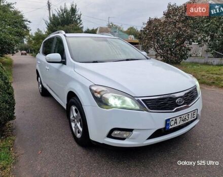 Белый Киа Сид, объемом двигателя 1.59 л и пробегом 227 тыс. км за 5999 $, фото 1 на Automoto.ua