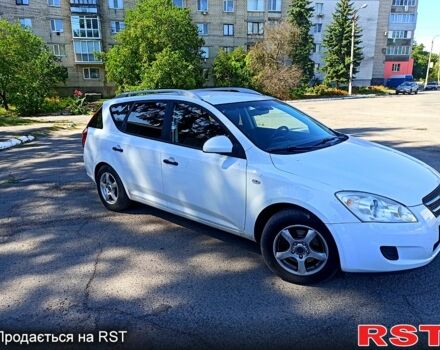 Белый Киа Сид, объемом двигателя 1.6 л и пробегом 191 тыс. км за 5200 $, фото 3 на Automoto.ua