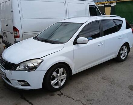 Белый Киа Сид, объемом двигателя 1.6 л и пробегом 265 тыс. км за 6300 $, фото 6 на Automoto.ua
