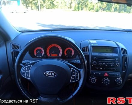 Белый Киа Сид, объемом двигателя 1.6 л и пробегом 191 тыс. км за 5200 $, фото 10 на Automoto.ua