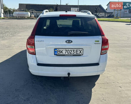 Белый Киа Сид, объемом двигателя 1.6 л и пробегом 286 тыс. км за 6800 $, фото 2 на Automoto.ua