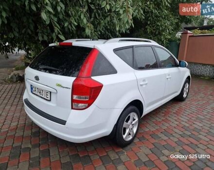 Белый Киа Сид, объемом двигателя 1.59 л и пробегом 227 тыс. км за 5999 $, фото 6 на Automoto.ua