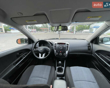 Белый Киа Сид, объемом двигателя 1.4 л и пробегом 167 тыс. км за 6950 $, фото 25 на Automoto.ua