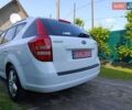 Белый Киа Сид, объемом двигателя 1.4 л и пробегом 250 тыс. км за 5750 $, фото 2 на Automoto.ua