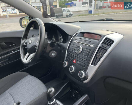 Белый Киа Сид, объемом двигателя 1.4 л и пробегом 157 тыс. км за 7333 $, фото 20 на Automoto.ua