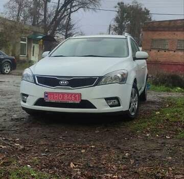 Білий Кіа Сід, об'ємом двигуна 1.6 л та пробігом 100 тис. км за 7200 $, фото 7 на Automoto.ua