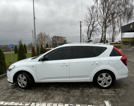 Белый Киа Сид, объемом двигателя 1.58 л и пробегом 190 тыс. км за 6500 $, фото 5 на Automoto.ua