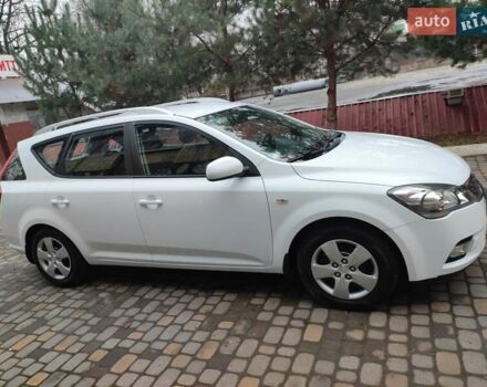 Білий Кіа Сід, об'ємом двигуна 1.59 л та пробігом 189 тис. км за 6800 $, фото 10 на Automoto.ua