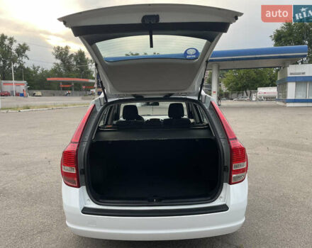 Белый Киа Сид, объемом двигателя 1.4 л и пробегом 167 тыс. км за 6950 $, фото 28 на Automoto.ua