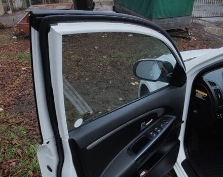 Белый Киа Сид, объемом двигателя 0 л и пробегом 100 тыс. км за 7200 $, фото 12 на Automoto.ua