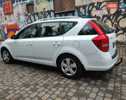 Білий Кіа Сід, об'ємом двигуна 1.59 л та пробігом 189 тис. км за 6800 $, фото 4 на Automoto.ua