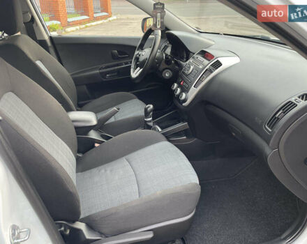 Белый Киа Сид, объемом двигателя 1.4 л и пробегом 157 тыс. км за 7333 $, фото 19 на Automoto.ua