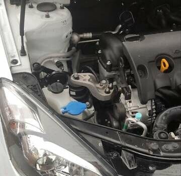 Білий Кіа Сід, об'ємом двигуна 1.6 л та пробігом 100 тис. км за 7200 $, фото 18 на Automoto.ua