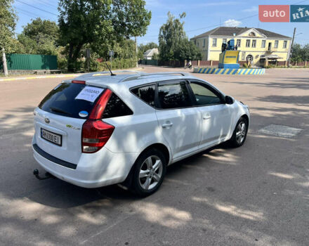 Белый Киа Сид, объемом двигателя 1.58 л и пробегом 278 тыс. км за 7300 $, фото 3 на Automoto.ua
