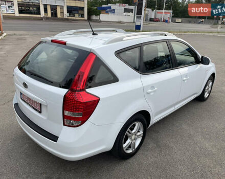 Белый Киа Сид, объемом двигателя 1.4 л и пробегом 167 тыс. км за 6950 $, фото 9 на Automoto.ua
