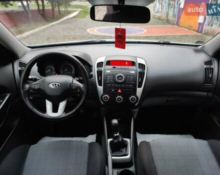 Білий Кіа Сід, об'ємом двигуна 1.59 л та пробігом 189 тис. км за 6800 $, фото 15 на Automoto.ua
