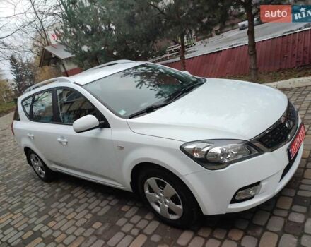 Білий Кіа Сід, об'ємом двигуна 1.59 л та пробігом 189 тис. км за 6800 $, фото 11 на Automoto.ua