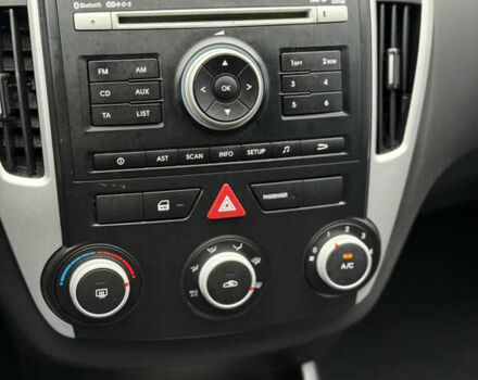 Белый Киа Сид, объемом двигателя 1.4 л и пробегом 187 тыс. км за 6400 $, фото 19 на Automoto.ua