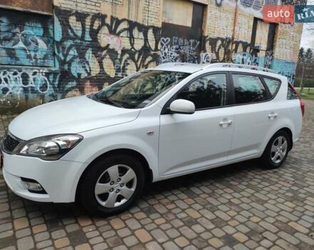 Білий Кіа Сід, об'ємом двигуна 1.59 л та пробігом 189 тис. км за 6800 $, фото 2 на Automoto.ua