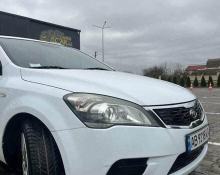 Белый Киа Сид, объемом двигателя 1.58 л и пробегом 190 тыс. км за 6500 $, фото 1 на Automoto.ua