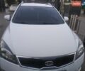 Белый Киа Сид, объемом двигателя 1.6 л и пробегом 250 тыс. км за 7000 $, фото 6 на Automoto.ua