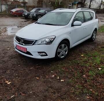 Білий Кіа Сід, об'ємом двигуна 1.6 л та пробігом 100 тис. км за 7200 $, фото 3 на Automoto.ua