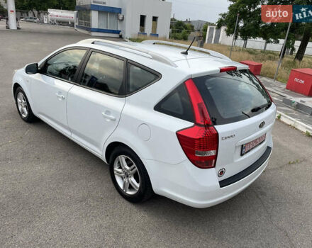 Белый Киа Сид, объемом двигателя 1.4 л и пробегом 157 тыс. км за 7333 $, фото 7 на Automoto.ua