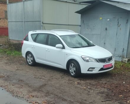 Белый Киа Сид, объемом двигателя 0 л и пробегом 100 тыс. км за 7200 $, фото 9 на Automoto.ua