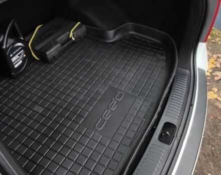 Белый Киа Сид, объемом двигателя 0 л и пробегом 100 тыс. км за 7200 $, фото 16 на Automoto.ua