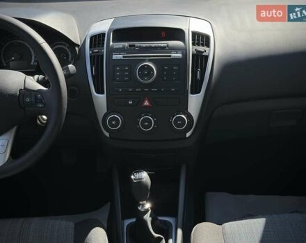 Белый Киа Сид, объемом двигателя 1.6 л и пробегом 226 тыс. км за 7950 $, фото 11 на Automoto.ua