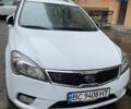 Белый Киа Сид, объемом двигателя 1.58 л и пробегом 200 тыс. км за 6750 $, фото 1 на Automoto.ua