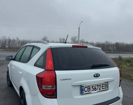 Белый Киа Сид, объемом двигателя 1.58 л и пробегом 242 тыс. км за 7000 $, фото 4 на Automoto.ua