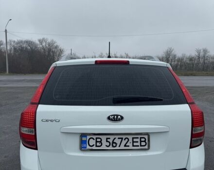 Белый Киа Сид, объемом двигателя 1.6 л и пробегом 242 тыс. км за 7000 $, фото 5 на Automoto.ua